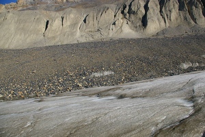 Lateral moraine
