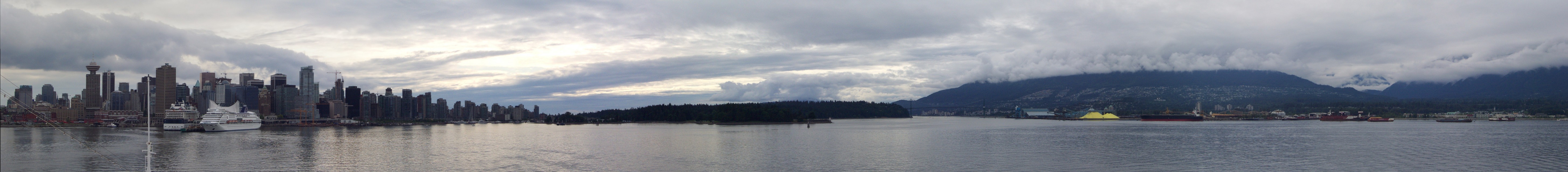 panoramic_from_ship_in_vancouver_port_3_180.jpg